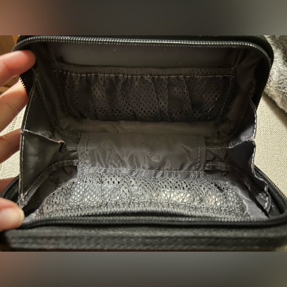 Classic Rimowa Amenity Kit (collaboration with Eva Air on First class).Authentic - Picture 2 of 6